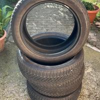 Goodyear  Ultragrip  225/50 R18 99V Invernale