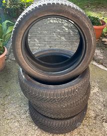 Goodyear  Ultragrip  225/50 R18 99V Invernale