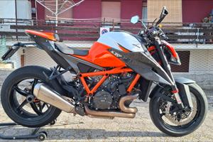 KTM 1290 SUPER DUKE R 2022 TRACK PACK
