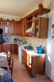 Cucina in legno di castagno