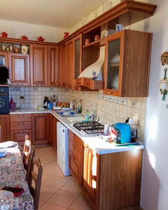 Cucina in legno di castagno