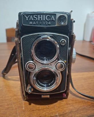 Yashica Mat-124 G