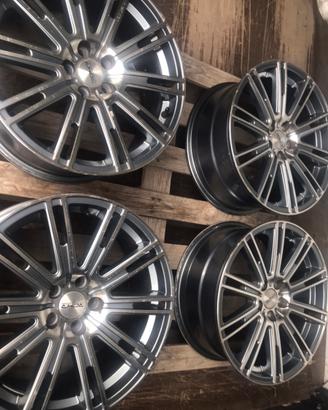 Cerchi  17” misura 17X7,5 JJ  distanziali e bullon