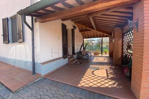 Casa indipendente di 220 m² con più di 5 locali e 