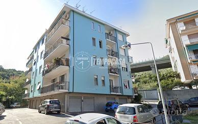 TRILOCALE IN VIA PRIVATA DEGLI ANGELI + BOX
