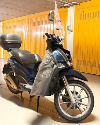 Piaggio Liberty 125 coperta parabrezza e bauletto