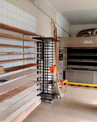 Panificio con laboratorio e punto vendita 220 mq
