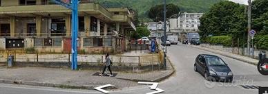 Locale commerciale con parcheggio a Monteforte