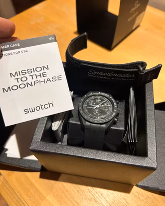 MoonSwatch Mission MoonPhase Snoopy