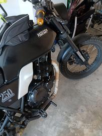 Moto brixton 250 cc