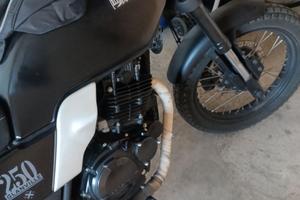 Moto brixton 250 cc