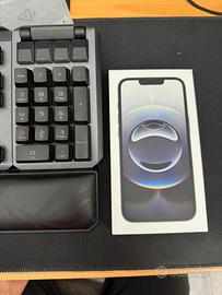 Apple iPhone 16e 128Gb