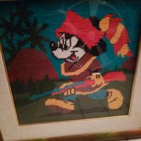 Quadro topolino con fucile  in tessuto con cornice