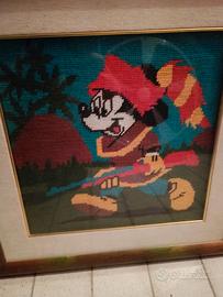 Quadro topolino con fucile  in tessuto con cornice