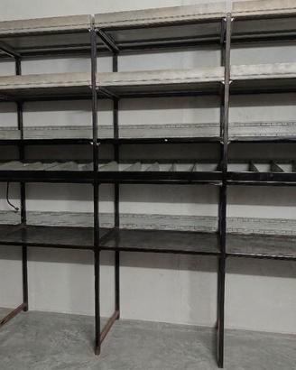 Scaffali e utensili per officina Meccanica