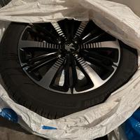 Cerchi in lega Peugeot 208 16 + Michelin Primacy 5