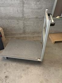Carrello porta oggetti