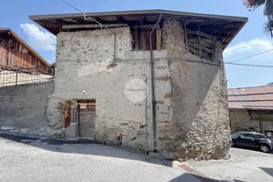 CASA SEMINDIPENDENTE A MONNO