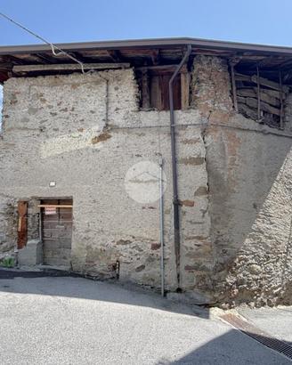 CASA SEMINDIPENDENTE A MONNO
