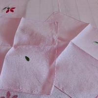 Tovaglia-tovaglioli in lino ricamata a mano