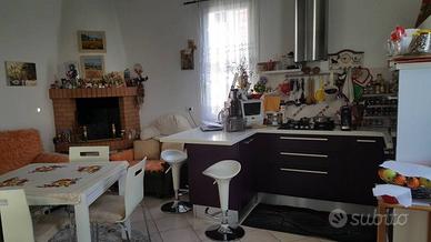 Villa di 140 m² con 5 locali e box auto doppio a M