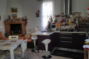 Villa di 140 m² con 5 locali e box auto doppio a M