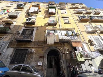 3 LOCALI A NAPOLI