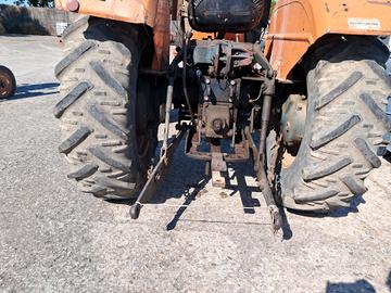 Trattore om 615 ruote posteriori 16,9 / 30