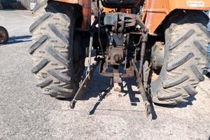 Trattore om 615 ruote posteriori 16,9 / 30