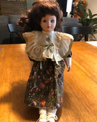 Bambola vintage da collezione in porcallana 35 cm