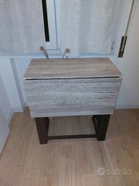 Tavolo o scaffale in laminato e ferro