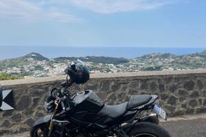 Suzuki Gsr 750