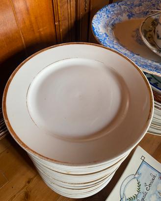 Piatti antichi e ceramiche