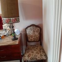 Poltroncina in combinata con paralume d’epoca