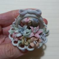 Cestino di fiori  in porcellana 