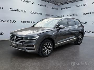 VOLKSWAGEN Touareg III 2018 - Touareg 3.0 V U33173