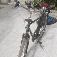 bicicletta stile militare di design vintage