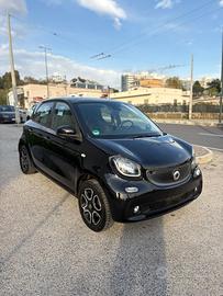 Smart ForFour 70 cv 1.0 Prime Total Black