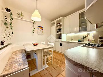 VILLA A SCHIERA A CAMPOFORMIDO