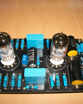 Scheda preamplificatore due canali a tubi