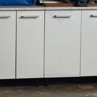 N.2 Armadietti modulari da terra da ritirare
