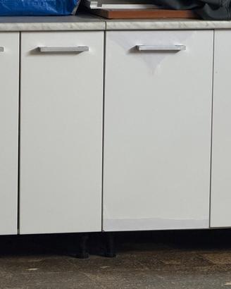 N.2 Armadietti modulari da terra da ritirare