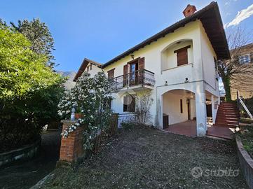 TRIFAMILIARE A MONTOGGIO