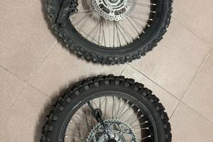 Cerchi e gomme motocross