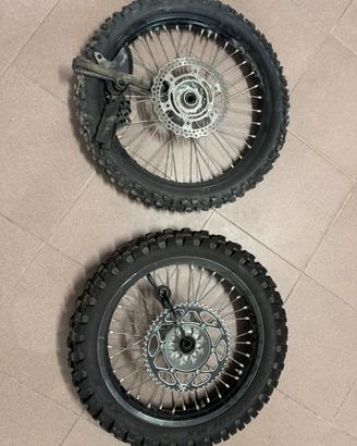 Cerchi e gomme motocross