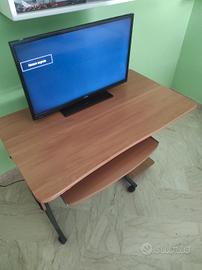 Scrivania porta PC/TV con televisione inclusa