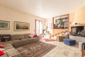 Villa di 419 m² con più di 5 locali e box auto dop