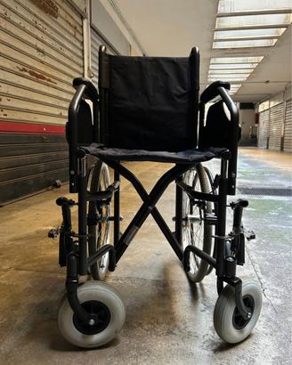 Carrozzina disabili a ingombro ridotto