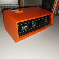 SVEGLIA ORANGE CON DATARIO PERPETUO 