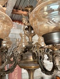 Lampadario  antico 8 luci in metallo e vetri lav.